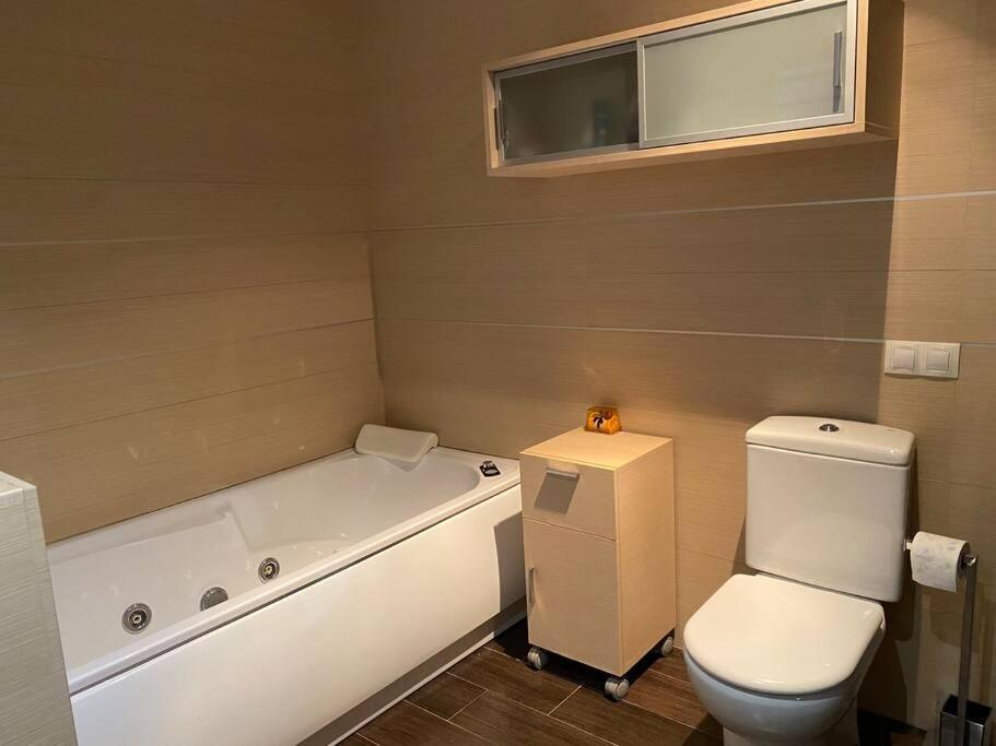 Modern 5-Bedroom Villa With Pool Montequinto エクステリア 写真