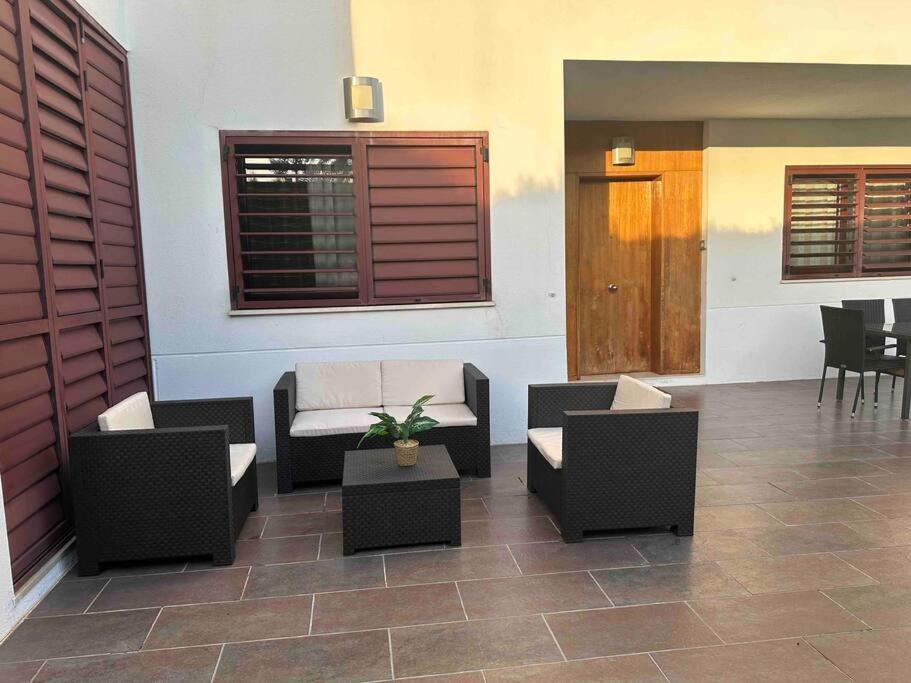 Modern 5-Bedroom Villa With Pool Montequinto エクステリア 写真