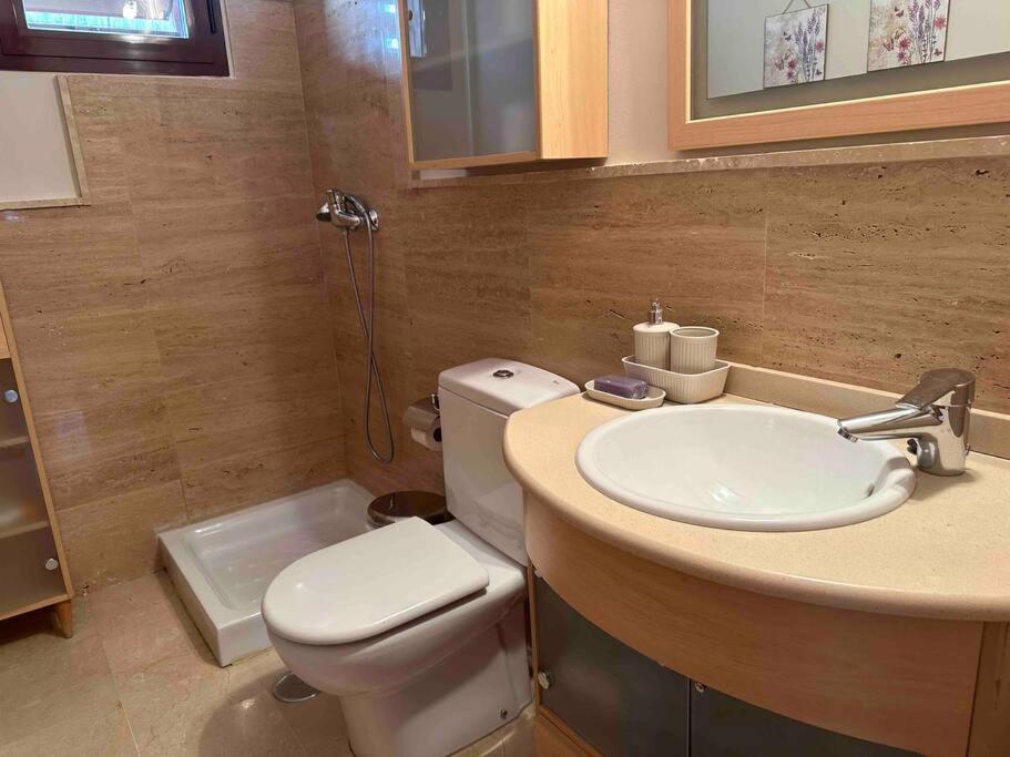 Modern 5-Bedroom Villa With Pool Montequinto エクステリア 写真