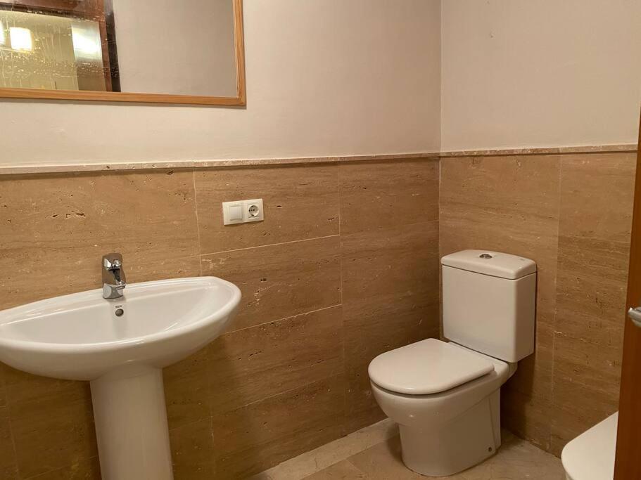 Modern 5-Bedroom Villa With Pool Montequinto エクステリア 写真
