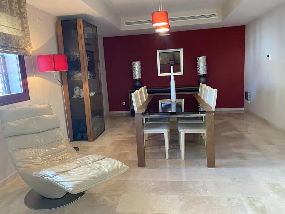 Modern 5-Bedroom Villa With Pool Montequinto エクステリア 写真